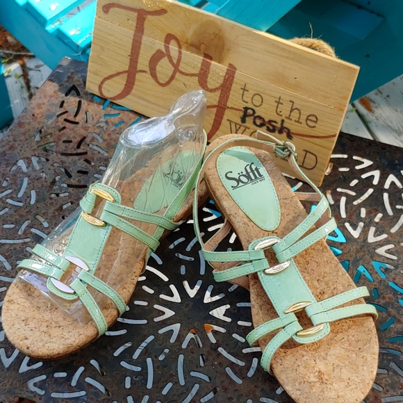 Sofft Shoes - 😁New MARKDOWN😁Sofft mint green sandal NWOB